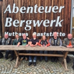 Sitzgruppe am Huthaus Deutschneudorf 07.07.2024.jpg