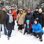 06_Gruppenfoto im Winterwald.jpg